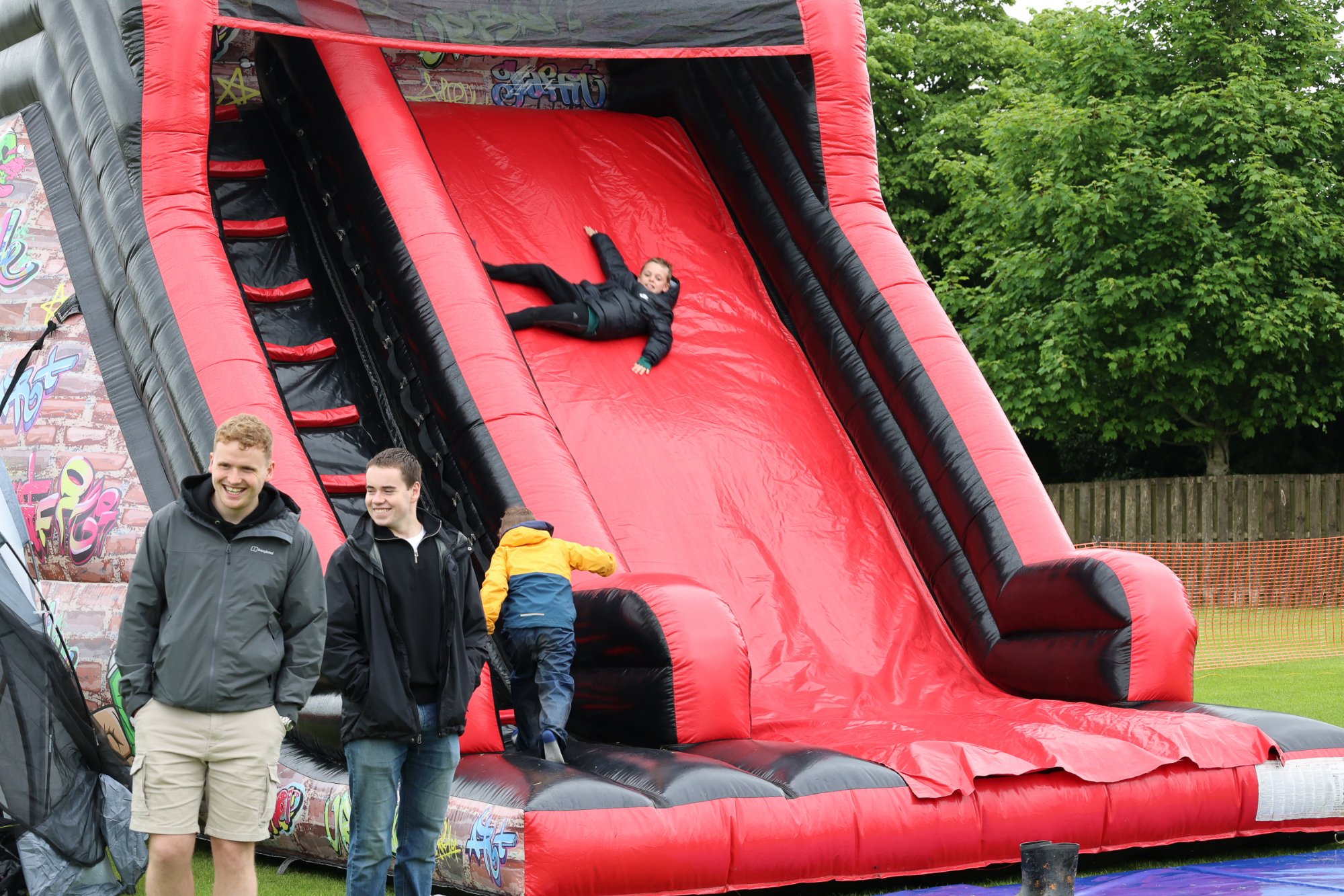 Giant inflatable slide