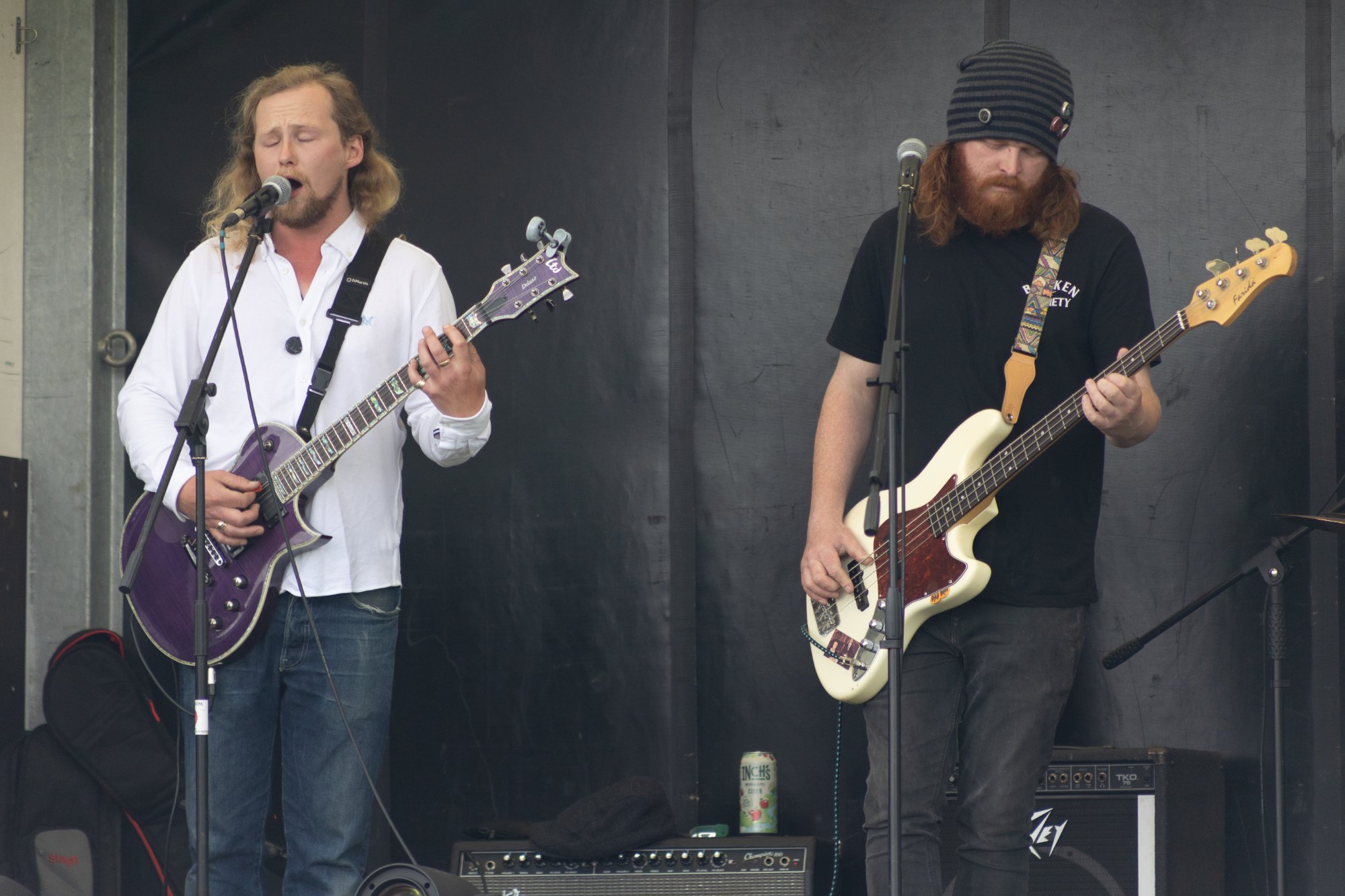 Live music on stage
