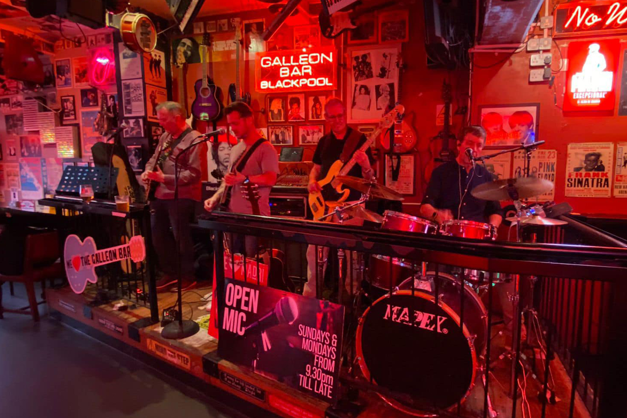 Live music on stage